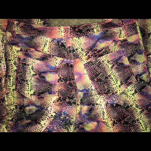 Disney D-Signed LIV & MADDIE NWT Snakeskin… - Picture 5 of 8